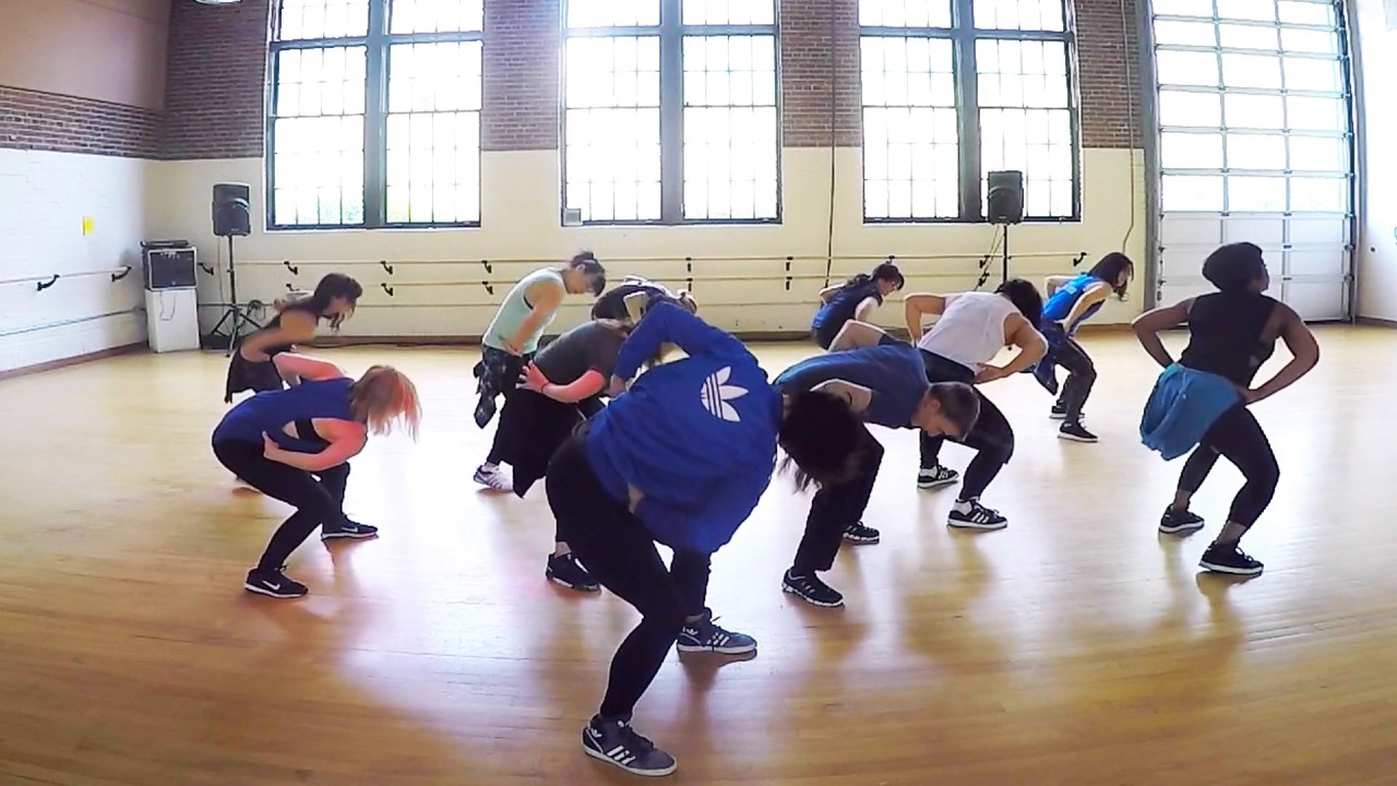 Shape Of You | Ed Sheeran | Dance Powered | Dance Fitness | Choreo Jennifer Cepeda