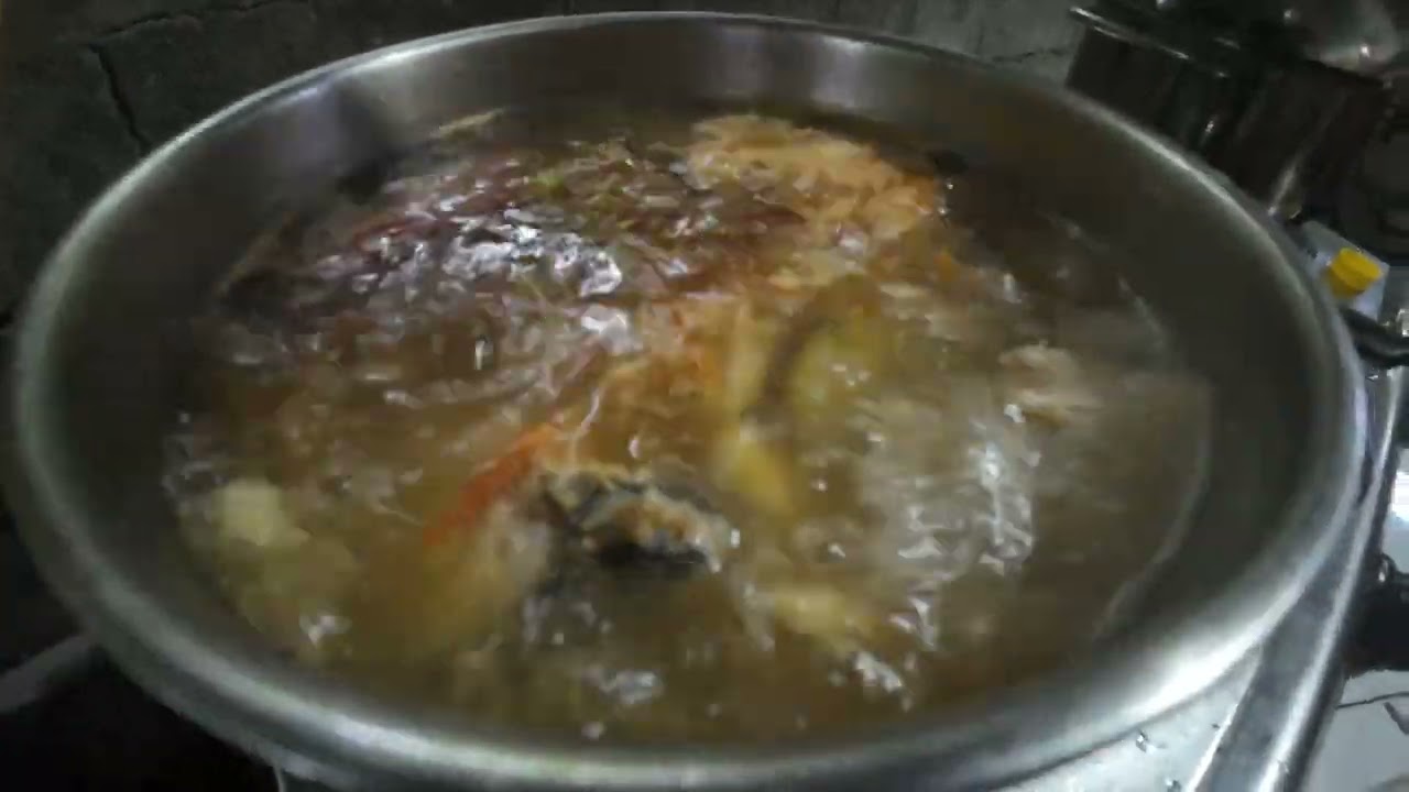 Luto ng sabaw sa isda na baracuda sa malamug na panahon.
