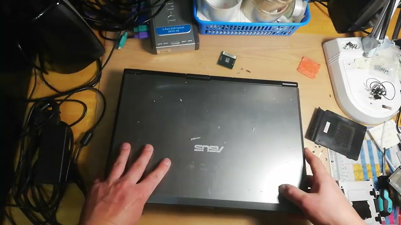 Ноутбук Asus X51RL с Авито за 1500 рублей. Первое включение, замена процессора.