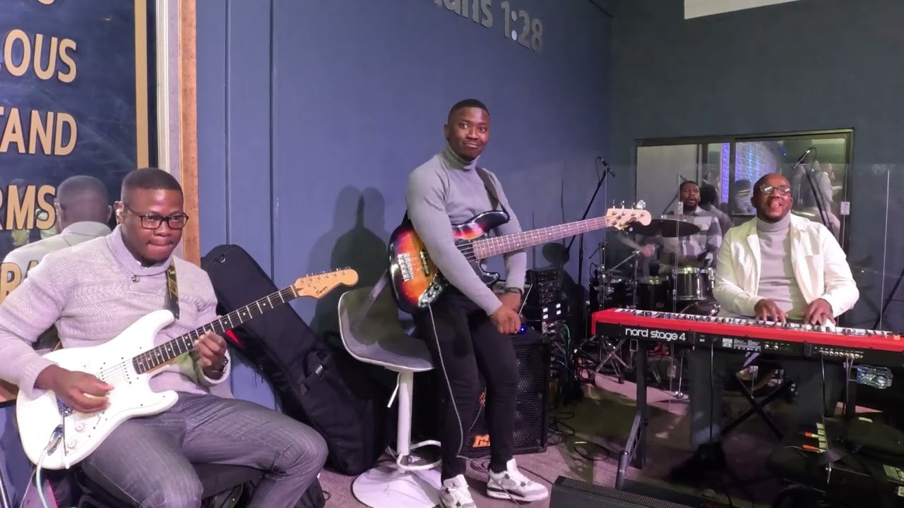 UnguJehovah-Church Service Band Cam