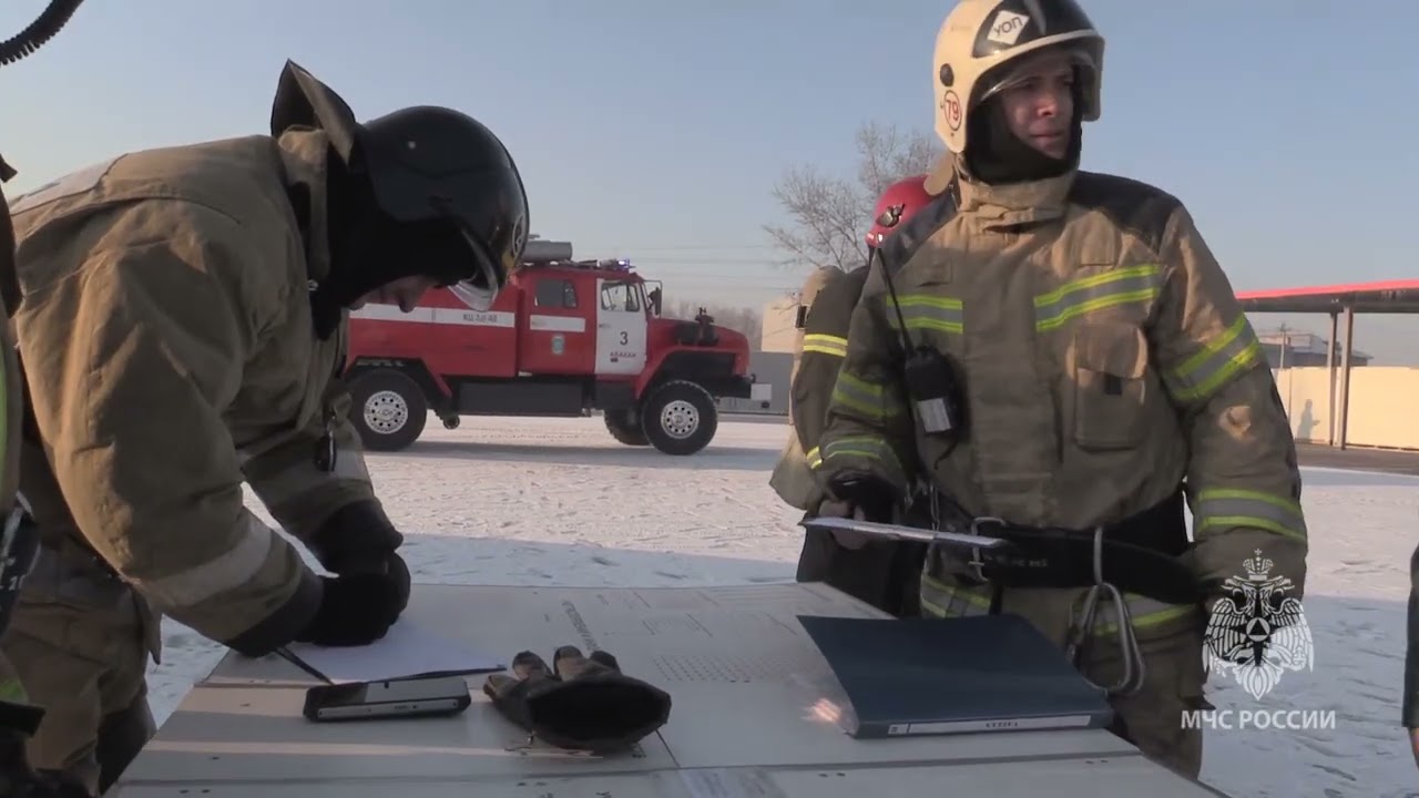 В Абакане условно тушили завод по производству пластиковых изделий