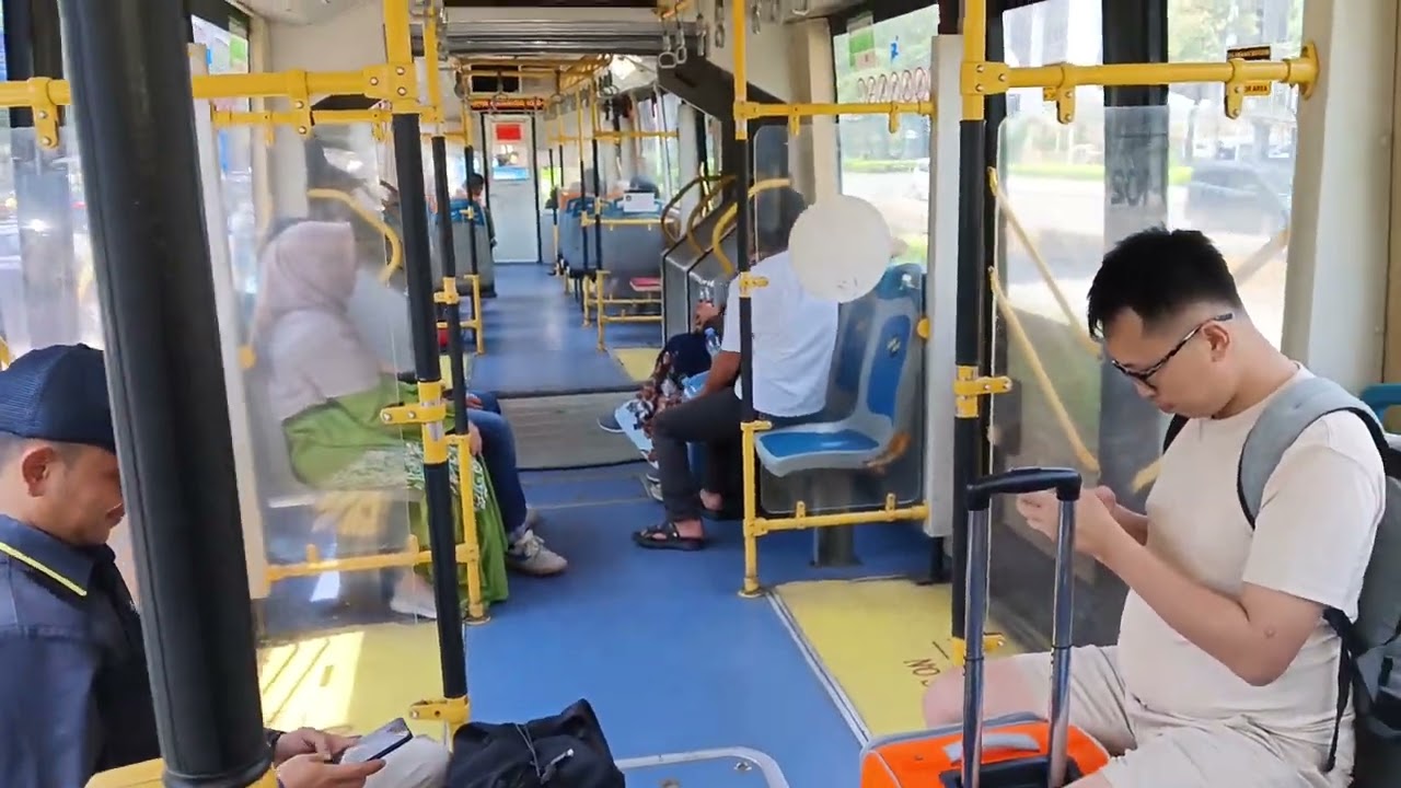 TRANS JAKARTA KE BLOK M SAMBIL LIHAT LIHAT SUDUT JAKARTA 1 NOV 2025