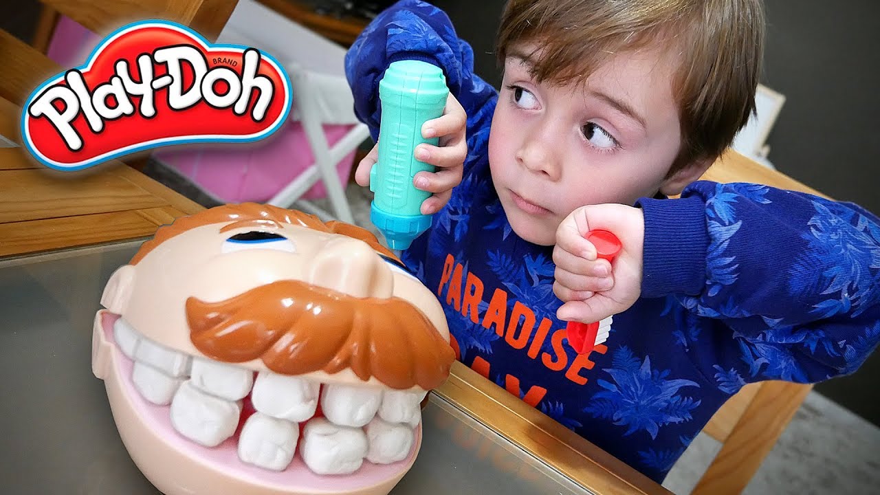 PLAY-DOH DENTISTA COM MAIKITO!! Massinha de Modelar Playdough de Brinquedo - Playset Toys for Kids
