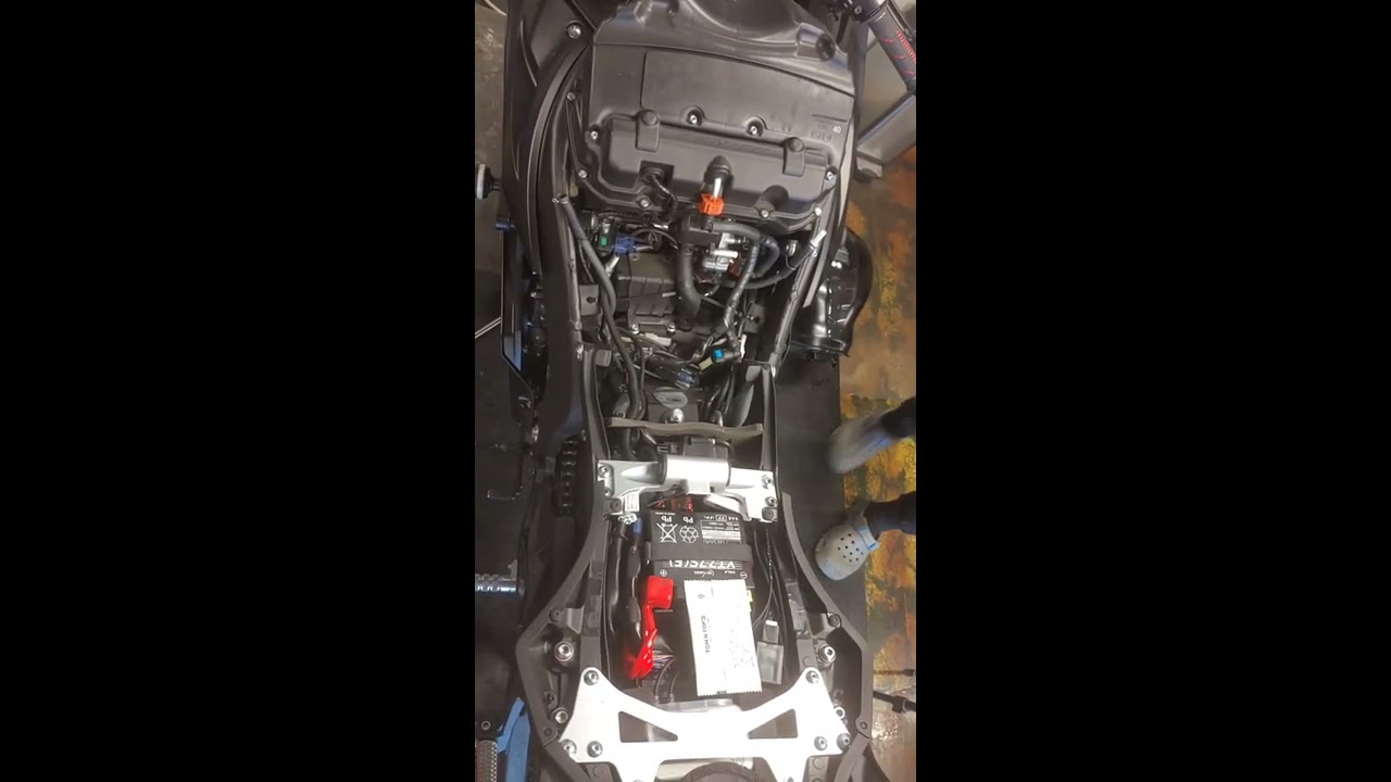 YAMAHA R6 FUEL TANK REMOVER / 야마하 R6 연료탱크 분해
