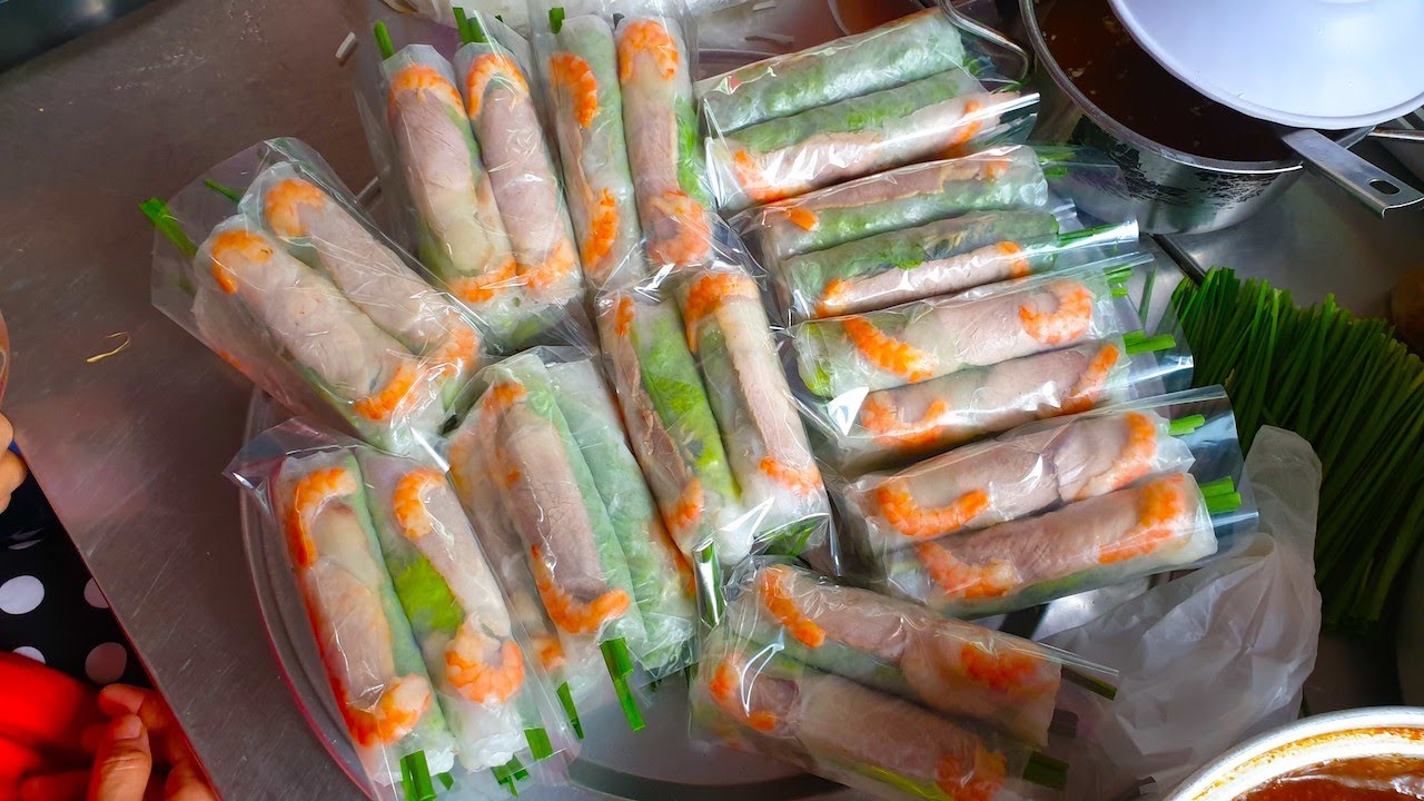 Bí quyết mỗi ngày bán 700 gỏi cuốn của cô gái siêu dễ thương
