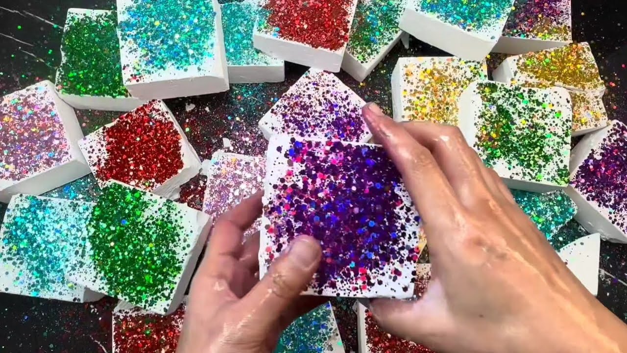 Crunchy plain chalk glitters oddly satisfying anxiety relief credit @ASMRgymchalkIndonesia 