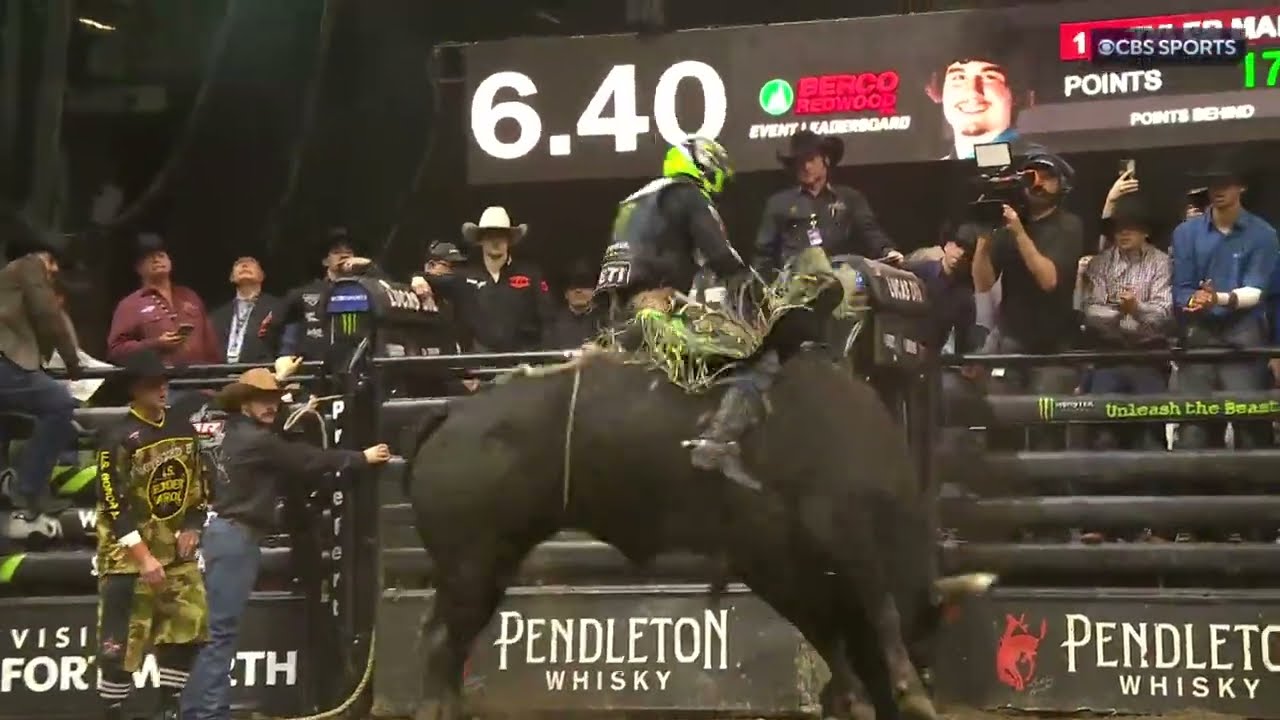 Jose Vitor Leme rides Lil Hott 89.5 (PBR)