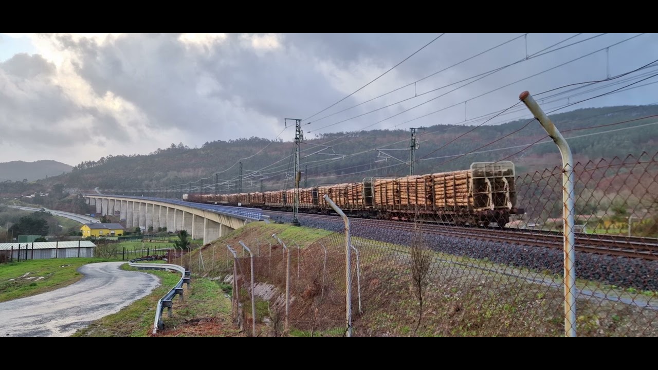 Captrain 6001 con maderas de Coruña a Portugal por Rois.