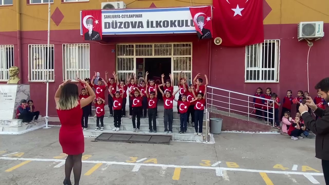  Atatürk Şarkısı- 2.sınıf Cumhuriyet Bayramı gösterisi