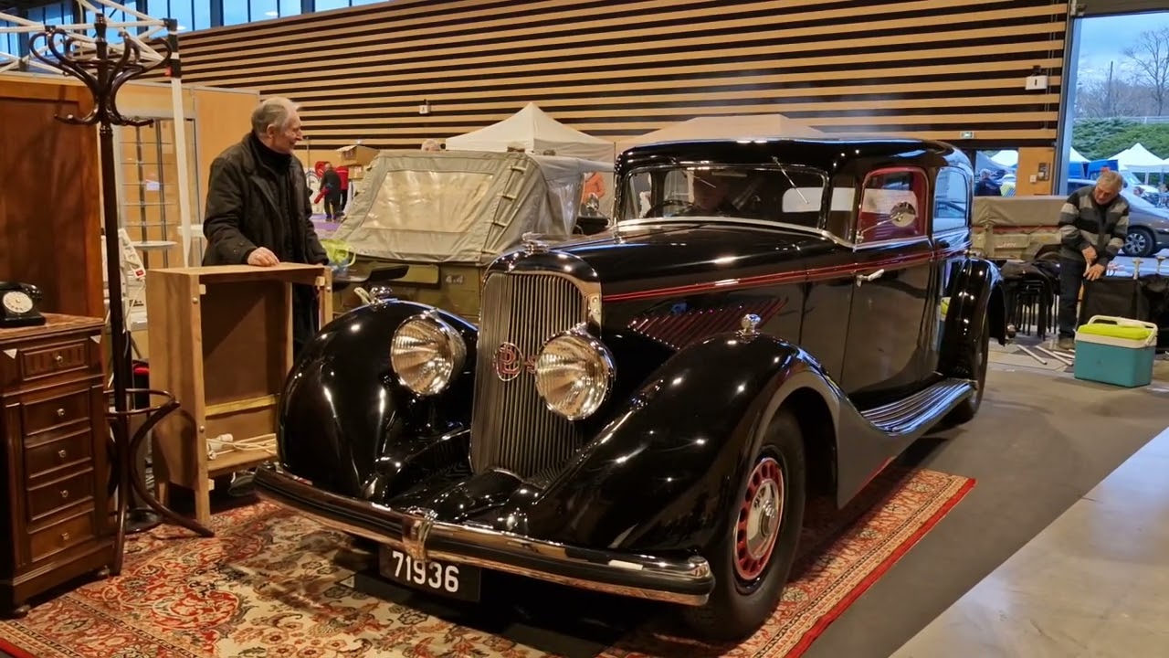 Les Doyennes Panhard & Levassor : Panoramique X71 de 1936 sortant d'un salon