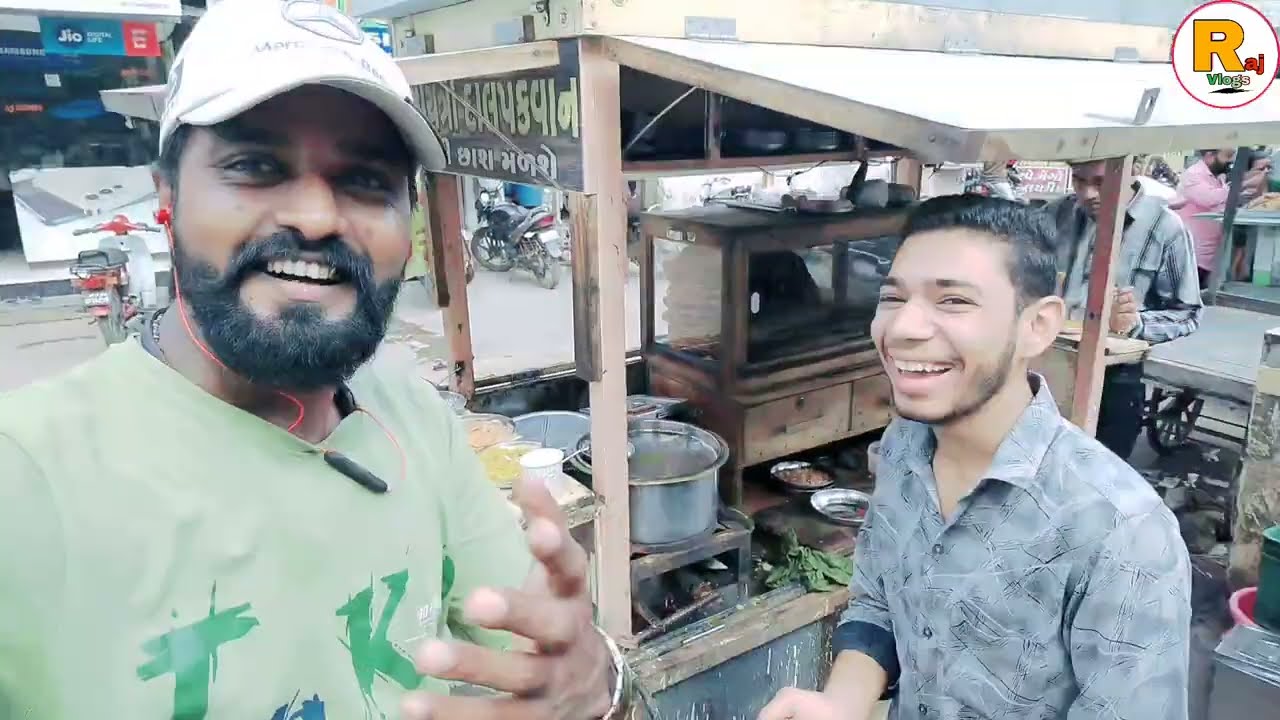 જેતપુર સ્ટેન્ડ ચોક ના ફેમસ દાળપાકવાન તમે ટેસ્ટ કર્યા // #rajgohilvlogs #food #dalpakwan#streetfood