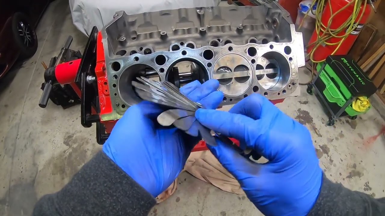 LT1 Full Rebuild Tutorial Part 8 (Bottom end reassembly Pistons)