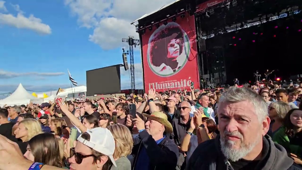 A la Fête de l'Humanité Santa met le public en ébullition - Septembre 2024