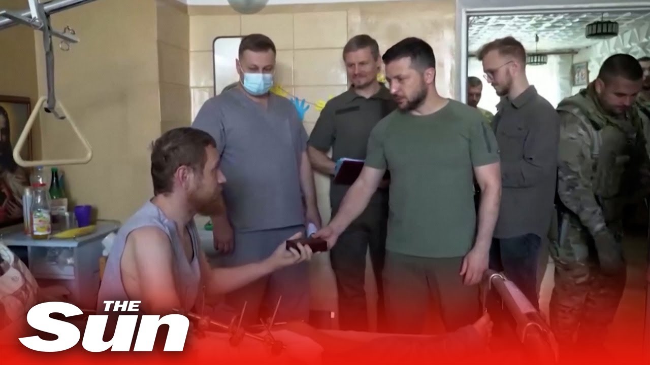 Zelenskyy visits wounded Ukrainian soldiers in Lviv hospital