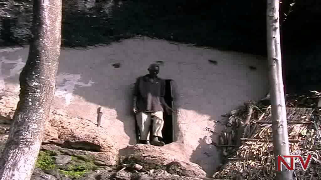 2014 08 25 BUDUDA CAVE MAN