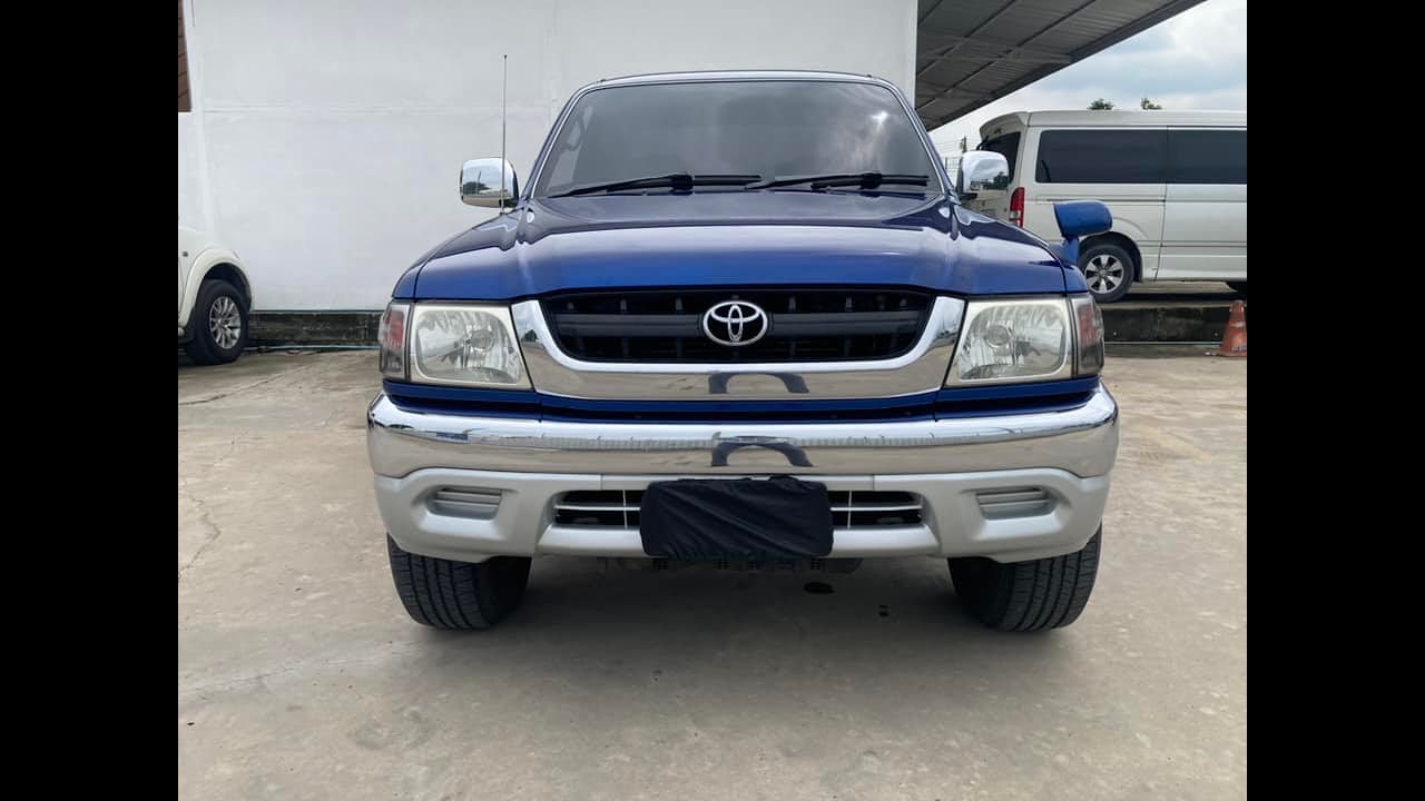 2002 Toyota Hilux SportCruiser D4D 2.5S M/T 4WD