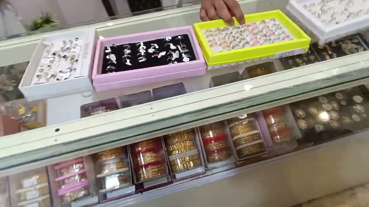 हल्द्वानी आजाद नगर लाइन नंबर 6 में होलसेल रेट पर ट्रेंडी ज्वेलरी का शानदार कलेक्शन 😍✨