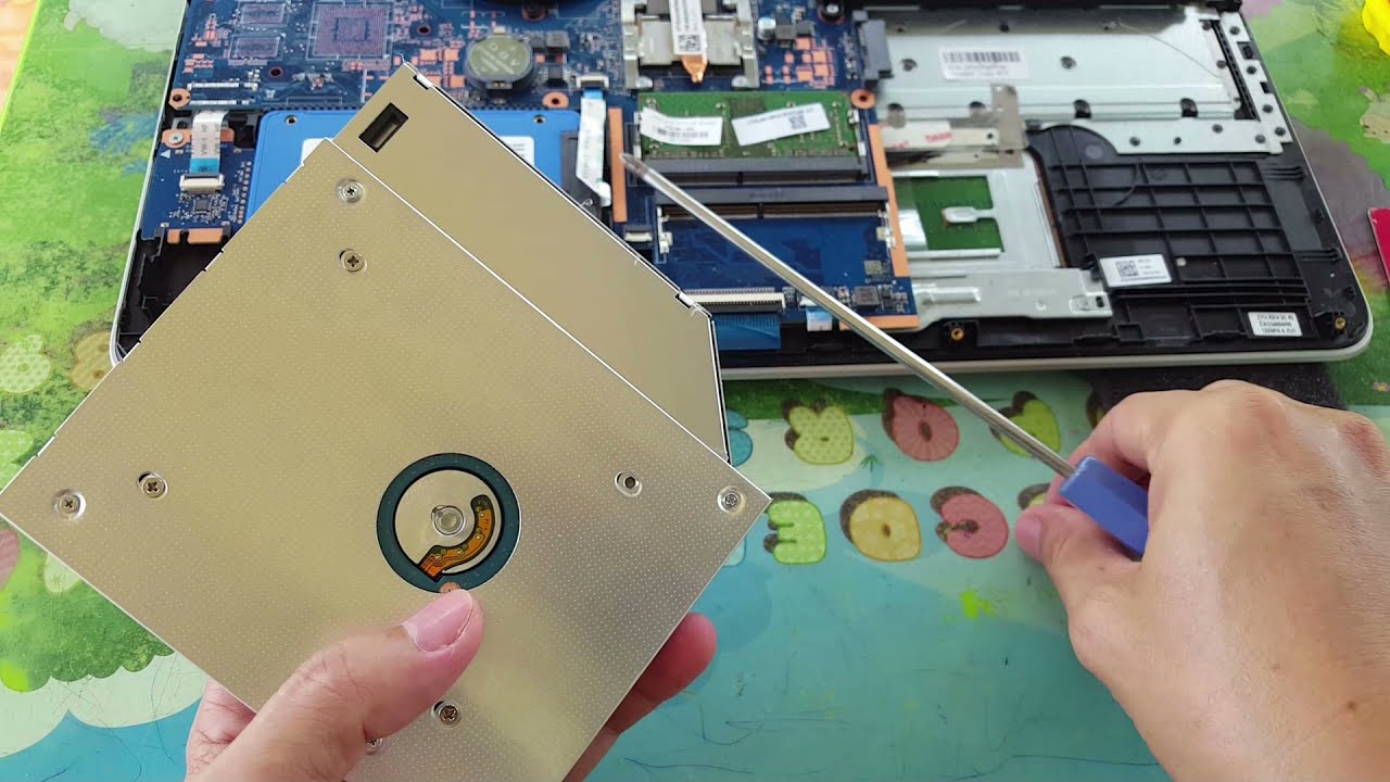 Laptop HP Pavilion 15 AU111TU - SSD and Battery Replacement