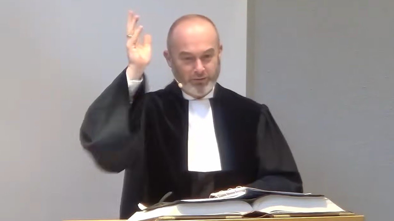 Er is in Ierland een docent gearresteerd die weigerde om één van zijn