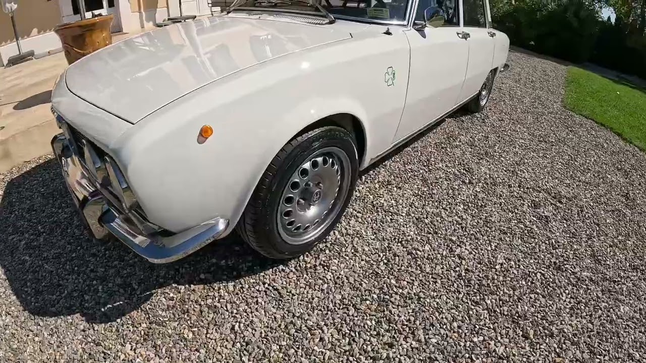 1974 Alfa Romeo Berlina 2000 Exterior Tour