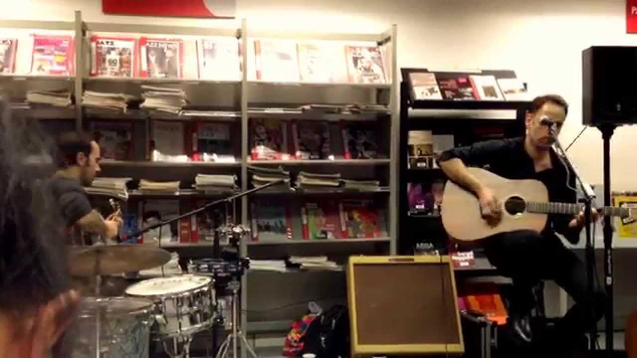 Y2015 0124 Harold Martinez Birdmum Acoustic Live Bibiloshow N&icirc;mes