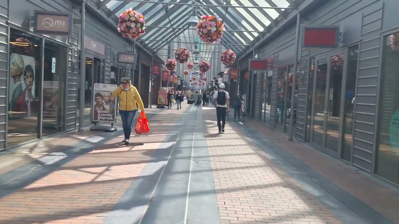 Winkelcentrum Carnisse Veste in Barendrecht, The Netherlands)
