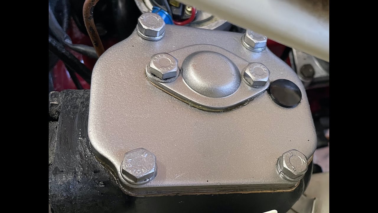 Sunbeam Alpine: Permanently curing Steering Box leaks.