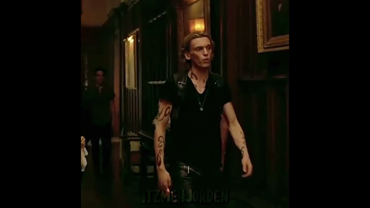 IM OBSESSED WITH THIS CLIP (Jace Wayland)