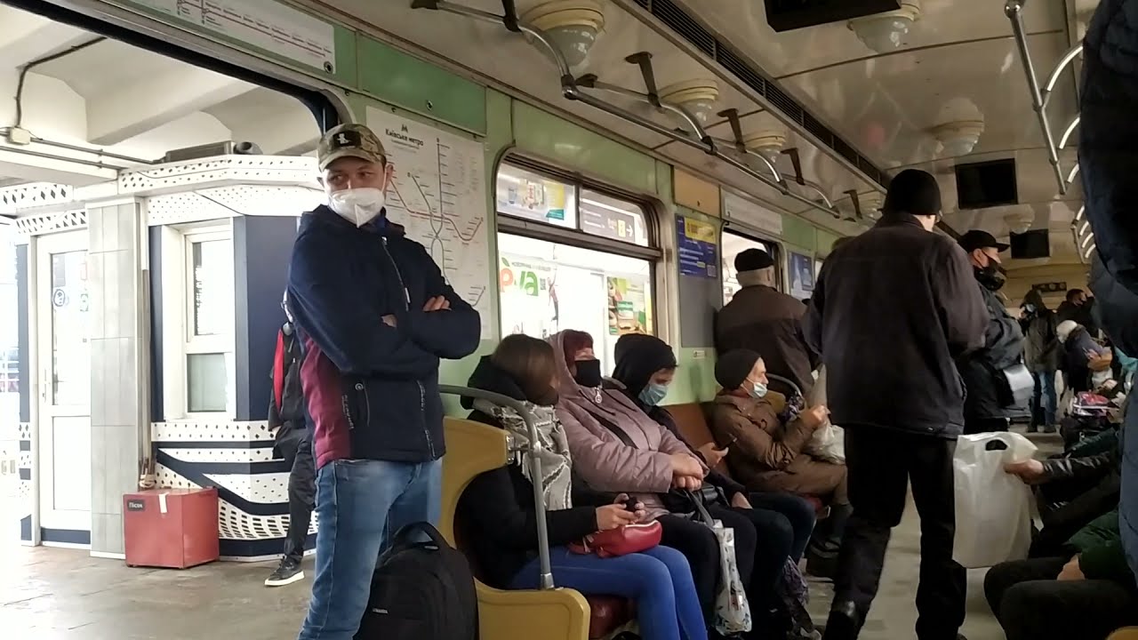Киев метро. Поездка на метровагоне типа Еж от станции Вокзальная-Черниговская