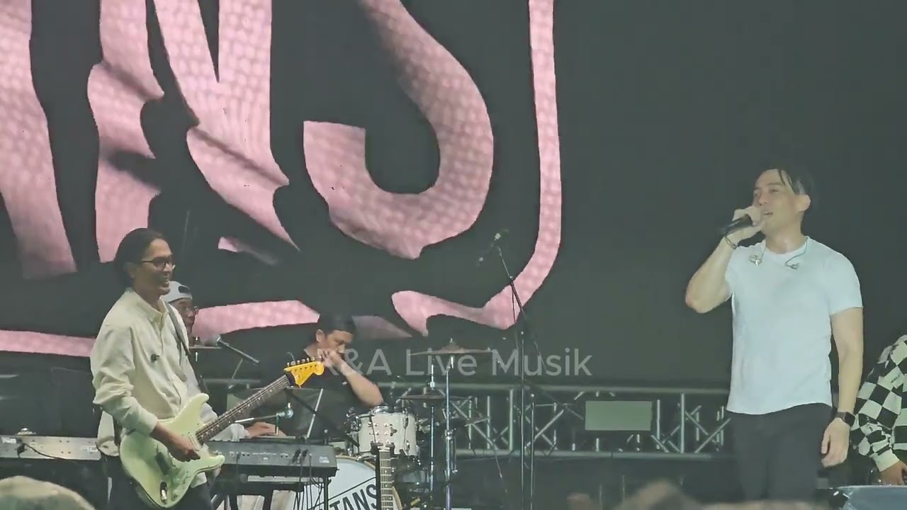 Masa Lalu Tertinggal~Mimpi Yang Sempurna | The Titans ft Ex Peterpan Live At Playlist Live Festival
