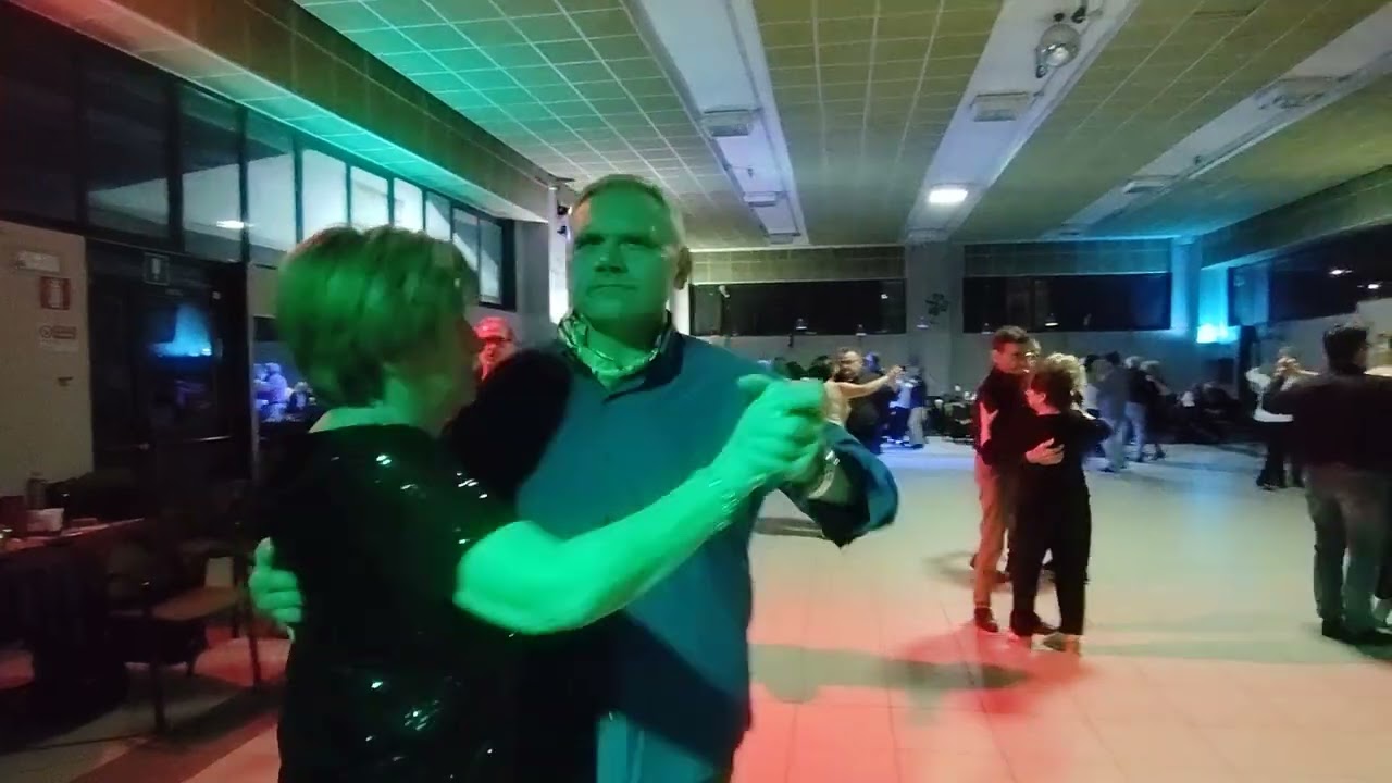 21,02,2026, tutti in pista sala quadrifoglio Prato di Cor  l'orch Alex agostini a tempo di marzurca 