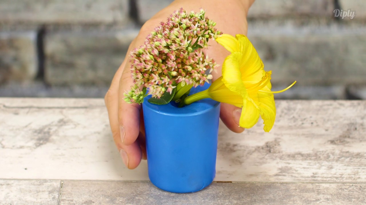 Make Your Own Balloon Vase | Crafty