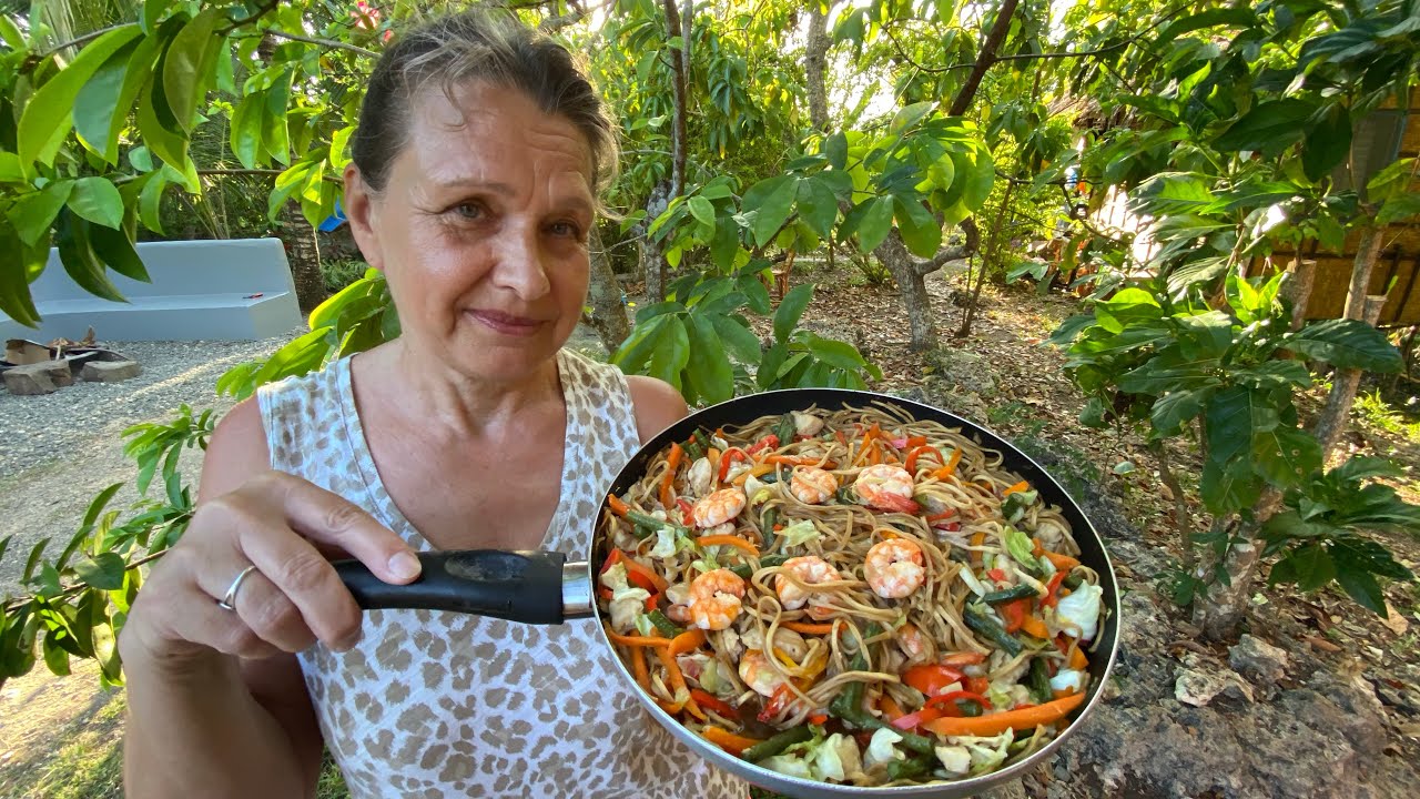 MASARAP PANCIT CANTON WITH SHRIMPS FROM BANKEROHAN MARKET! 