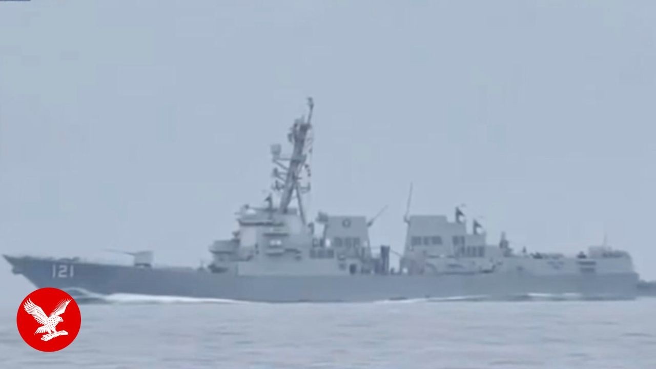Иранский военно-морской флот предупредил американский эсминец о необходимости вернуться из Ормузс...