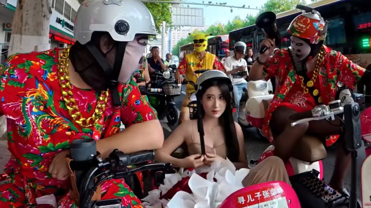 当街给小姐姐过生日！让她当场社死，无地自容！