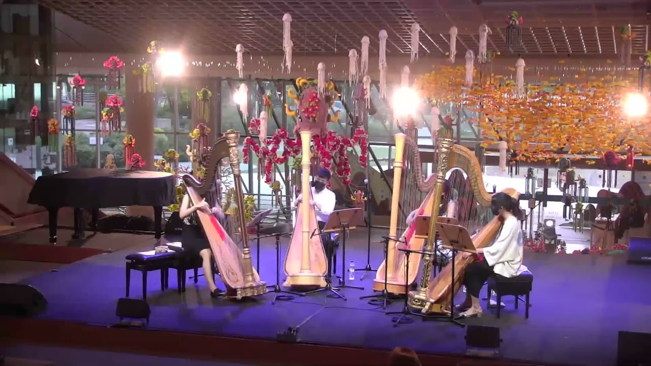 African Reflections (Monika Stadler) for harp ensemble