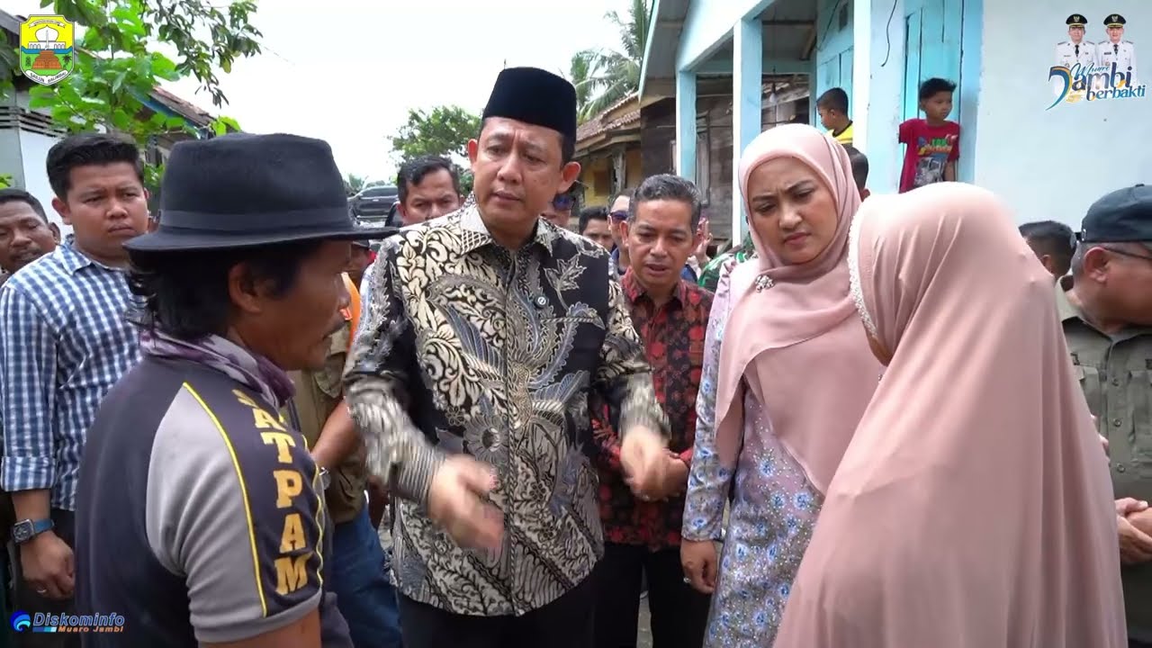 Bupati BBS Serahkan Bantuan Kepada Korban Kebakaran Rumah Di Desa Tanjung
