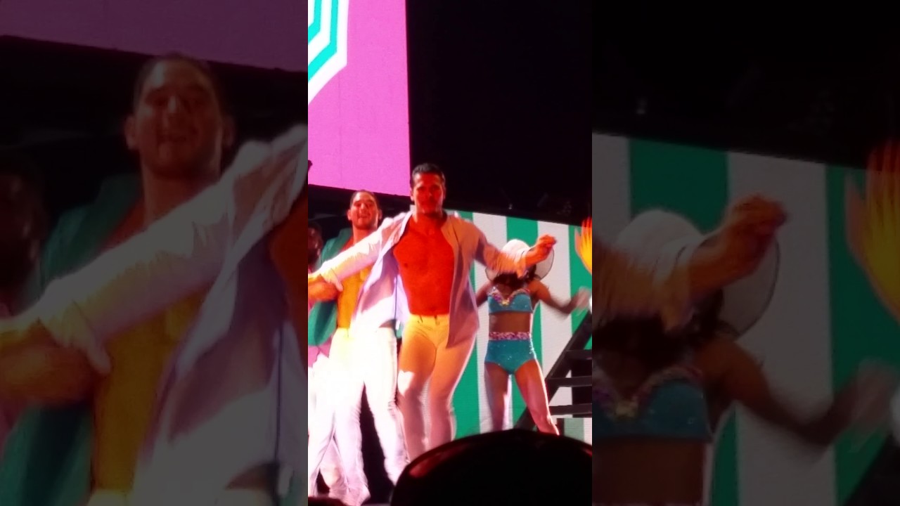 Heat Wave  DWTS LIve Fox theater Detroit  Group Number