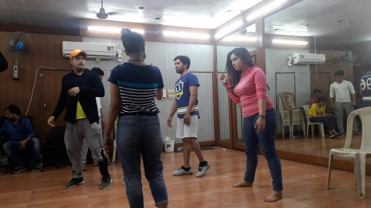 #Nirahua #Aamrpali  rehearsal For Bhojpuri Award  भोजपुरी फ़िल्म अवार्ड की तैयारी में निरहुआ आम्रपाली