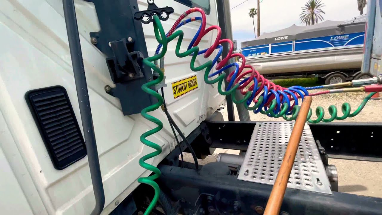 Fifth wheel, Couplings and lines CDL pre-trip inspection 2021