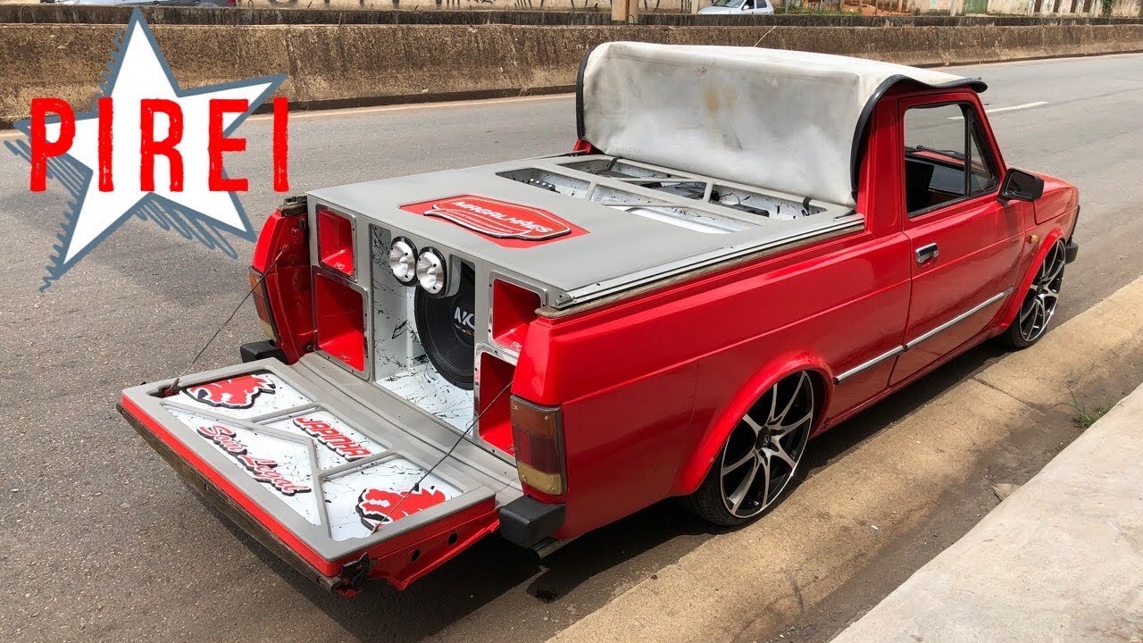 Pick-up Fiat 147 com som pesado