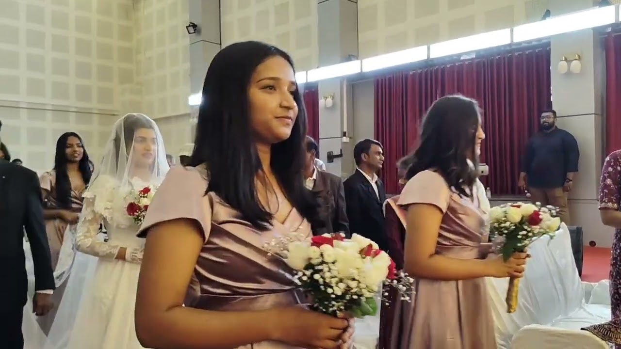 Watch the beautiful Christian wedding entry of Sandeep and Vandana #BridalEntry #GroomEntry 