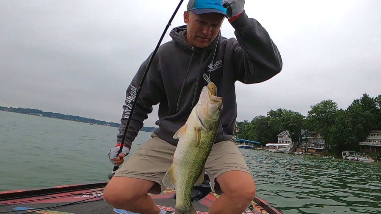 How To bass fish with crankbaits - Largemouth & Smallmouth Bass