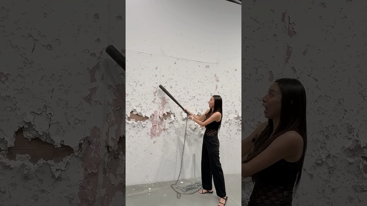 The sound is shocking me #bangkok #museum #fyp #dib