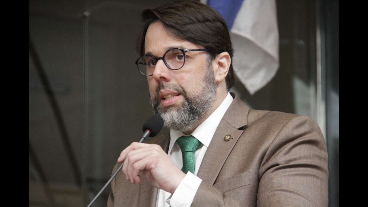 Paulo Muniz discute caso de jovem atropelado