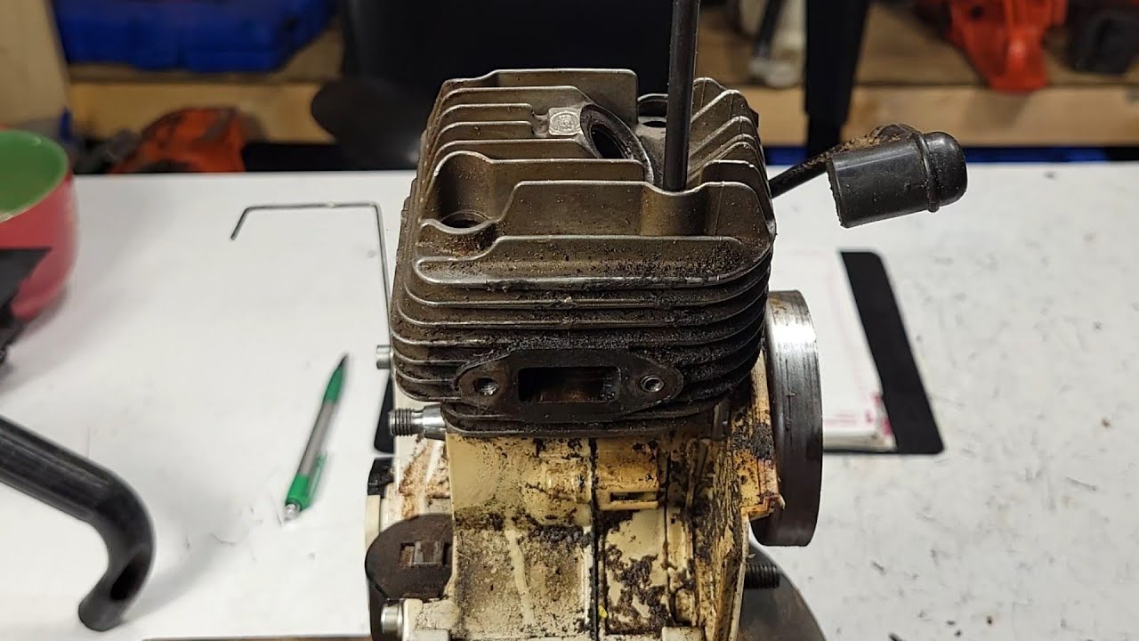 This Stihl ms200t had a major issue, but it ran fine. Check this out!!