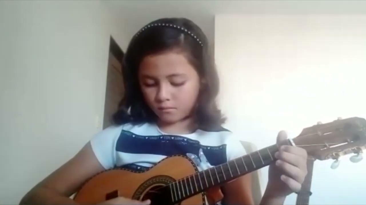 Evellyn Braga interpreta: Minueto in G maior (Christian Petzold)