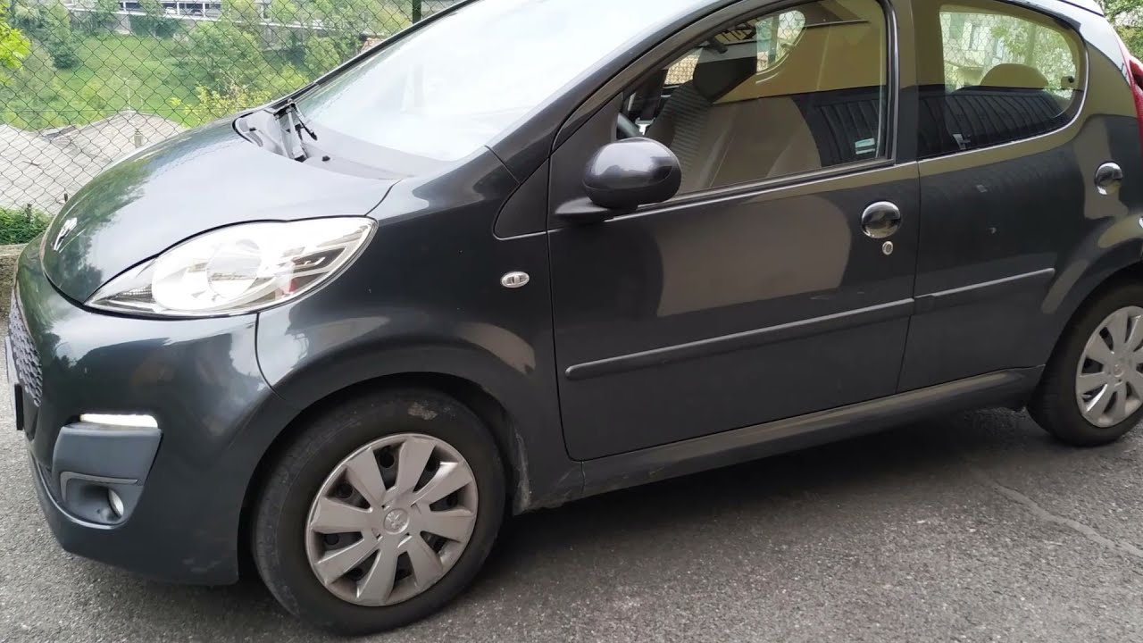 Peugeot 107 1.0 - Sostituzione cinghia servizi e filtri aria-abitacolo
