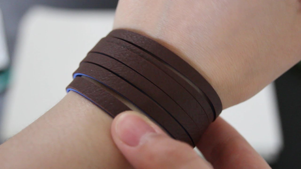Bracelet lani&egrave;res effet cuir marron et bleu