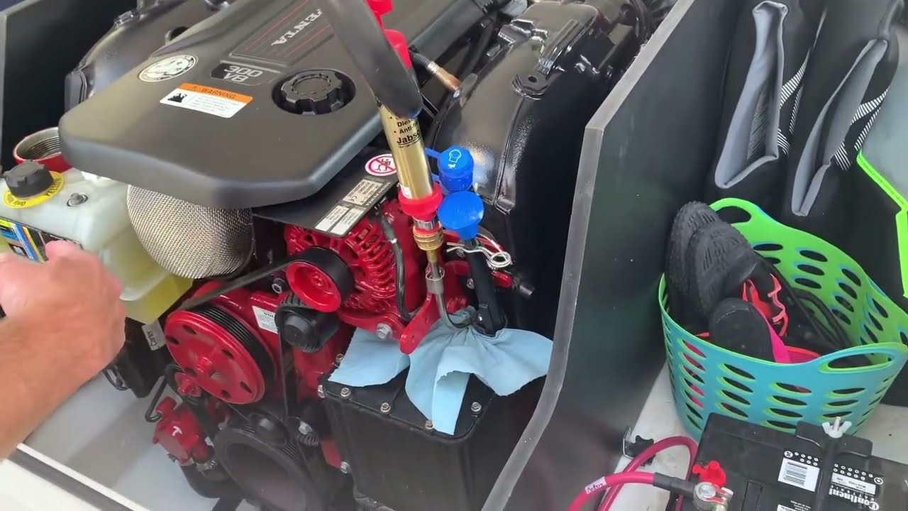 Как заменить масло в Volvo Penta Gen 5 V8 или V6